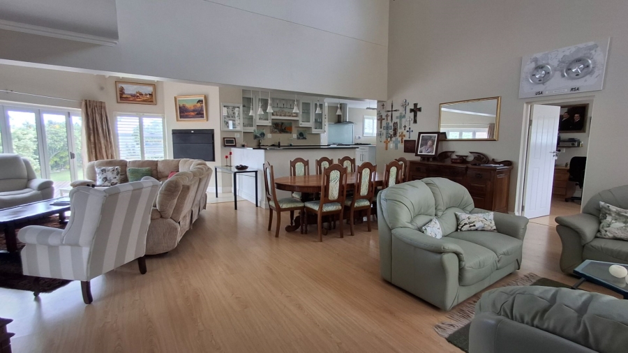 3 Bedroom Property for Sale in Boggomsbaai Western Cape